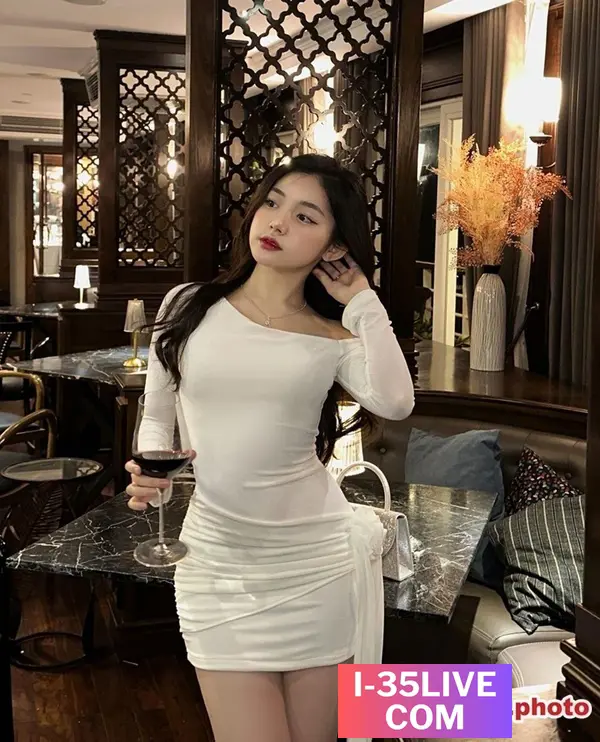 Quỳnh Trương Hot Tiktoker Dễ Thương Hình 10